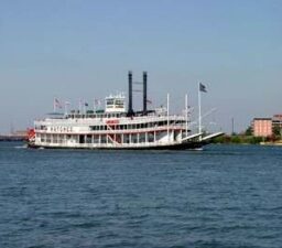 WhereTraveler Site showcases the Steamboat NATCHEZ